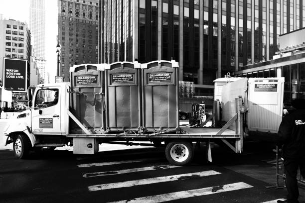 Best High-end porta potty rental  in Pleasantville, IA